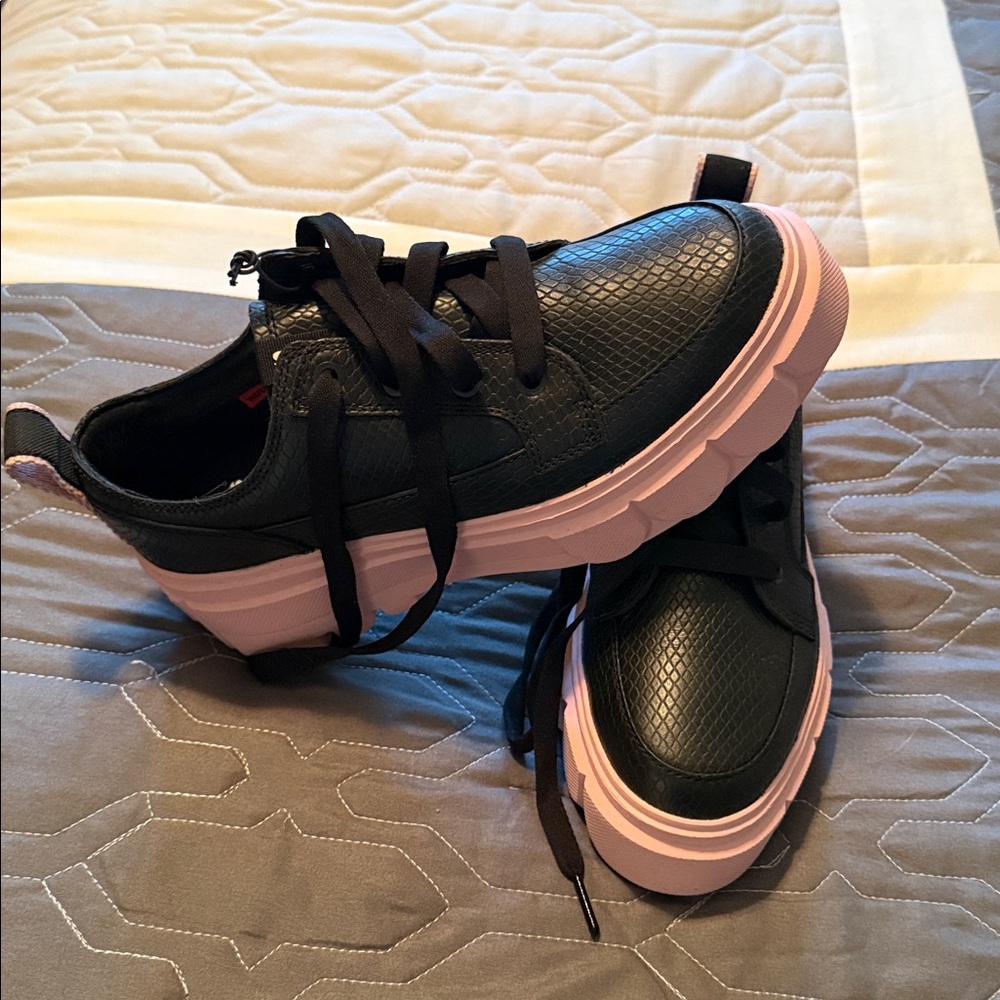 Brand new darling sorel pink sole leather tennis shoe style - Picture 6 of 6